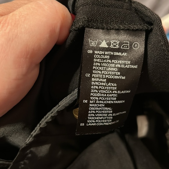 Floral Editor Short (4 1/2” inseam) - Picture 7 of 8